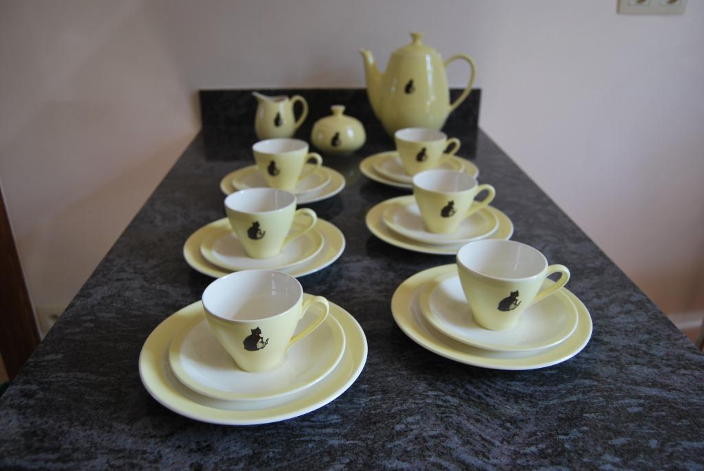 ZWARTE KAT. MAASTRICHT. 6-PERSOONS KOFFIESERVICE, Ophalen of Verzenden