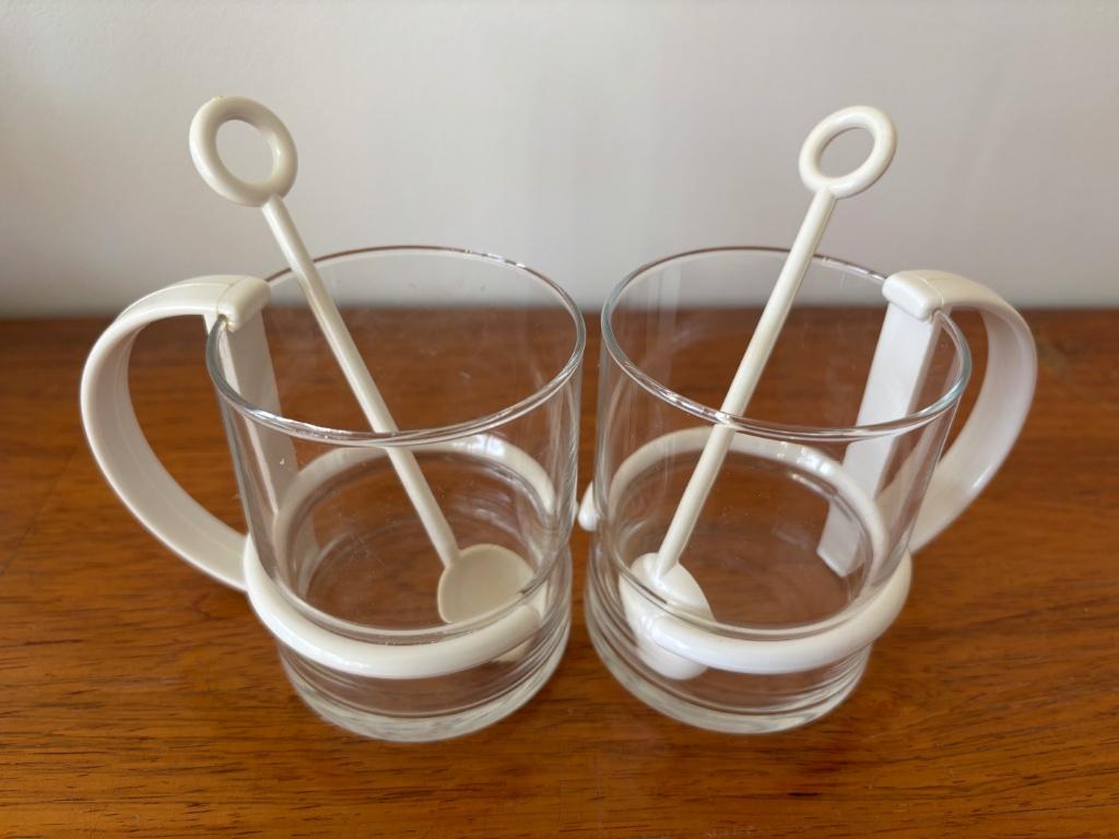 2 tasses à thé rétro, Enlèvement