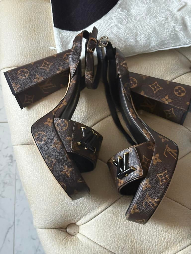 Chaussures compensées, Enlèvement ou Envoi, Comme neuf