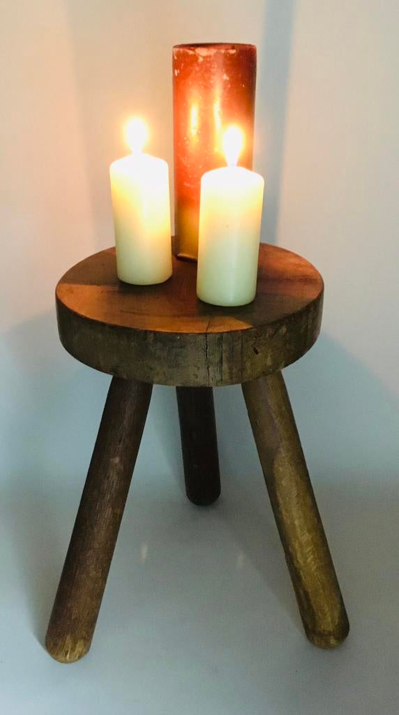 Vintage design brutalist houten tripod krukje melkstoel, Antiek en Kunst, Verzenden
