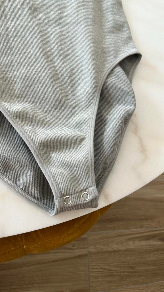 Body maillot M-L gris neuf, Vêtements | Femmes, Gris