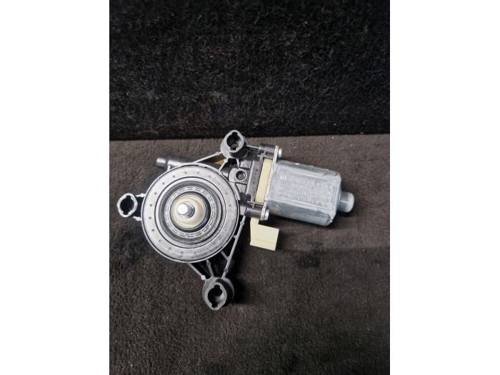 Moteur de vitre portière d'un Volkswagen Golf, Autos : Pièces & Accessoires, Volkswagen, -, 3 mois de garantie, Utilisé