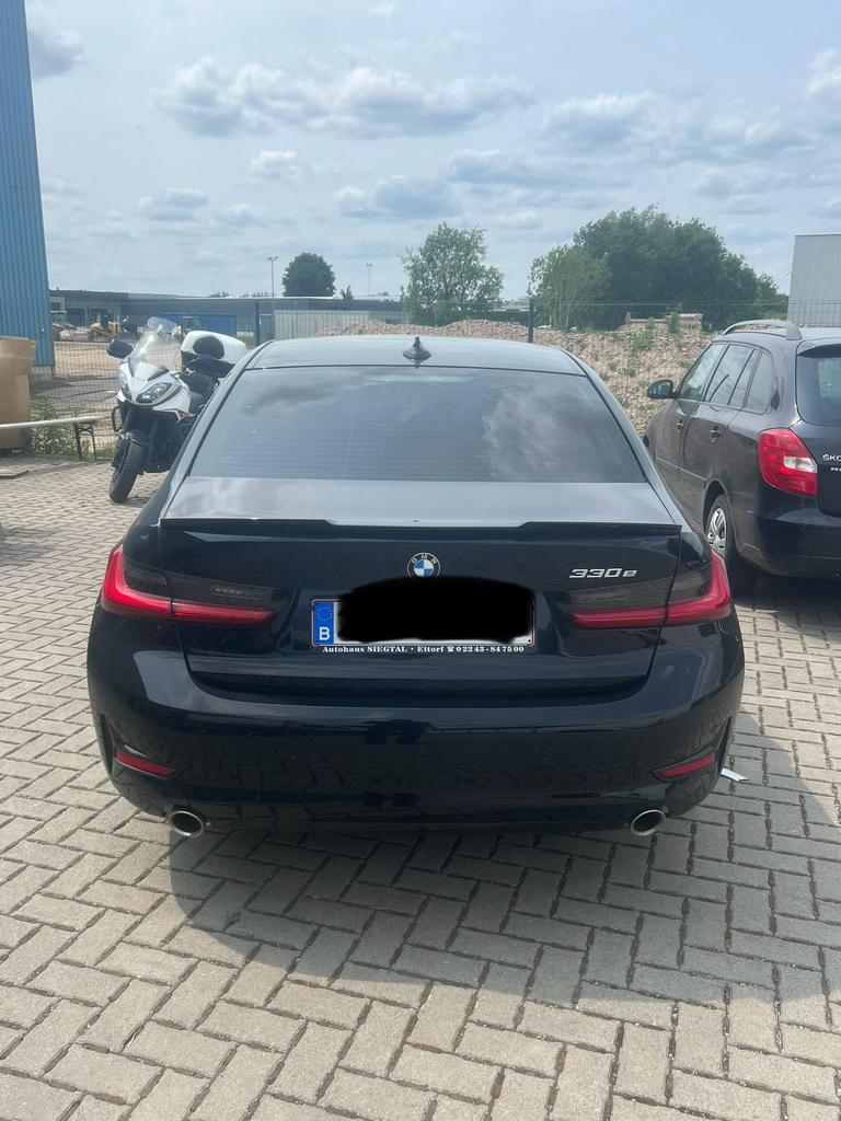 BMW 330e hybride, Auto's, Automaat, 4 deurs, Zwart, Berline