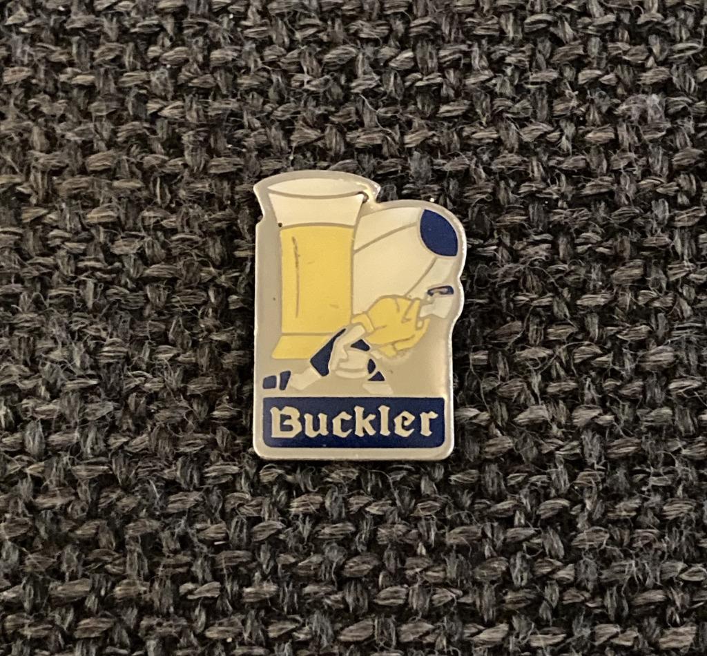 PIN - BUCKLER - BIER - BIÈRE - BEER - RUGBY, Envoi, Utilisé, Marque, Insigne ou Pin's