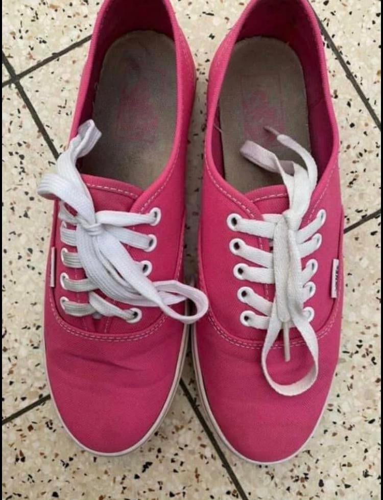 Vans lage sneakers maat 38.5 / 39 lees de advertentie