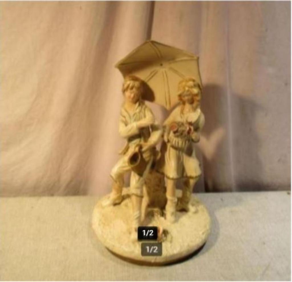 Belle statue ancienne - Ensemble sous le parasol - 36 cm, Collections, Enlèvement ou Envoi, Comme neuf, Humain