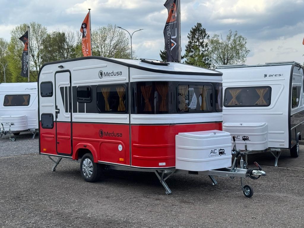 ✅CARAVAN MEDUSA • ROOD • NIEUW • 4PERSOONS • ALKO • 720KG •, Overige merken, Bedrijf, Treinzit, Koelkast