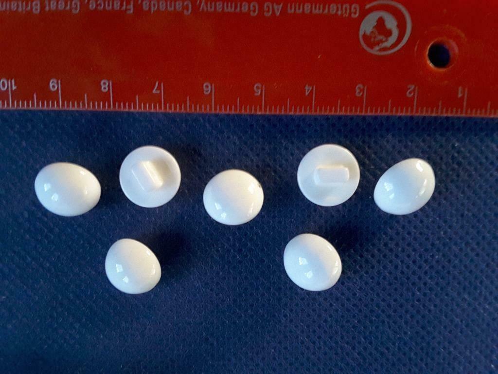 set van 7 knoopjes 12 mm halve bol glanzend sneeuwwit B127B, Ophalen of Verzenden, Nieuw, Knoop of Knopen