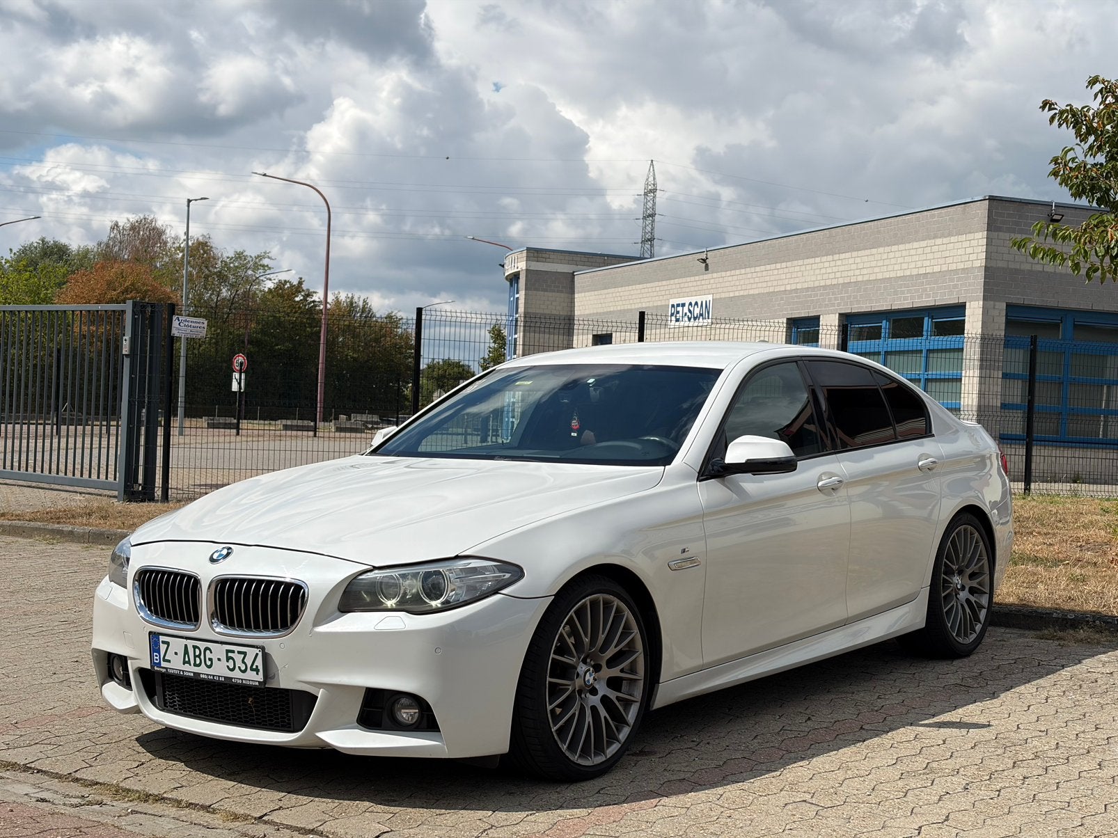 Bmw serie 5 F10 Pack-M Sport, Autos, Automatique, Particulier, Brun, Blanc