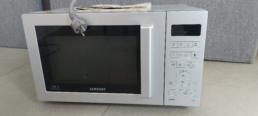 micro-ondes - four combiné (pour les étudiants ?), Electroménager, Fonction micro-ondes, Enlèvement, Utilisé, 45 à 60 cm