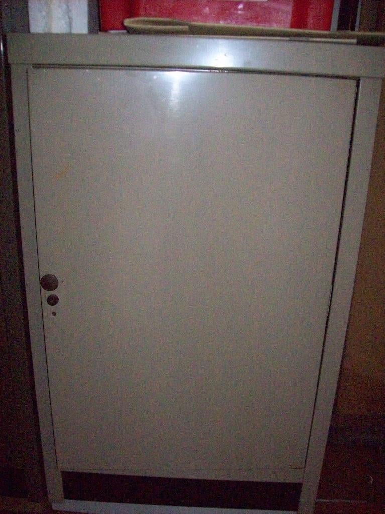 Stalen Materiaal kastje, Moins de 100 cm, Enlèvement, Utilisé, 50 à 100 cm