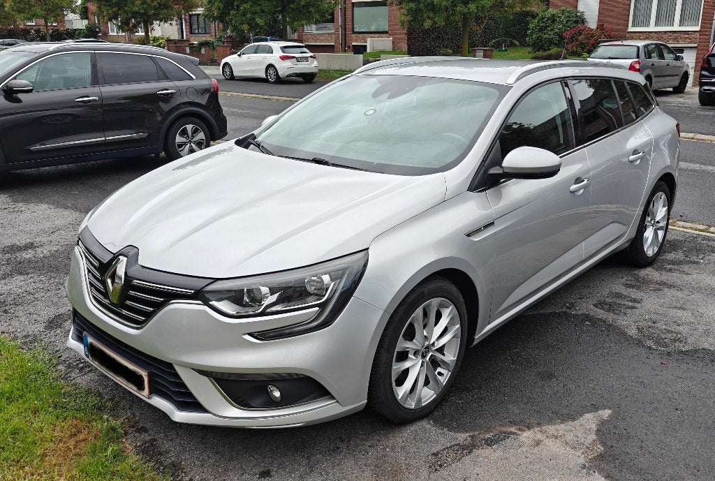 Renault Mégane Grand Tour Intense 1.2 TCE 130, Autos, 1197 cm³, Achat, Boîte manuelle, Entretenue par le concessionnaire