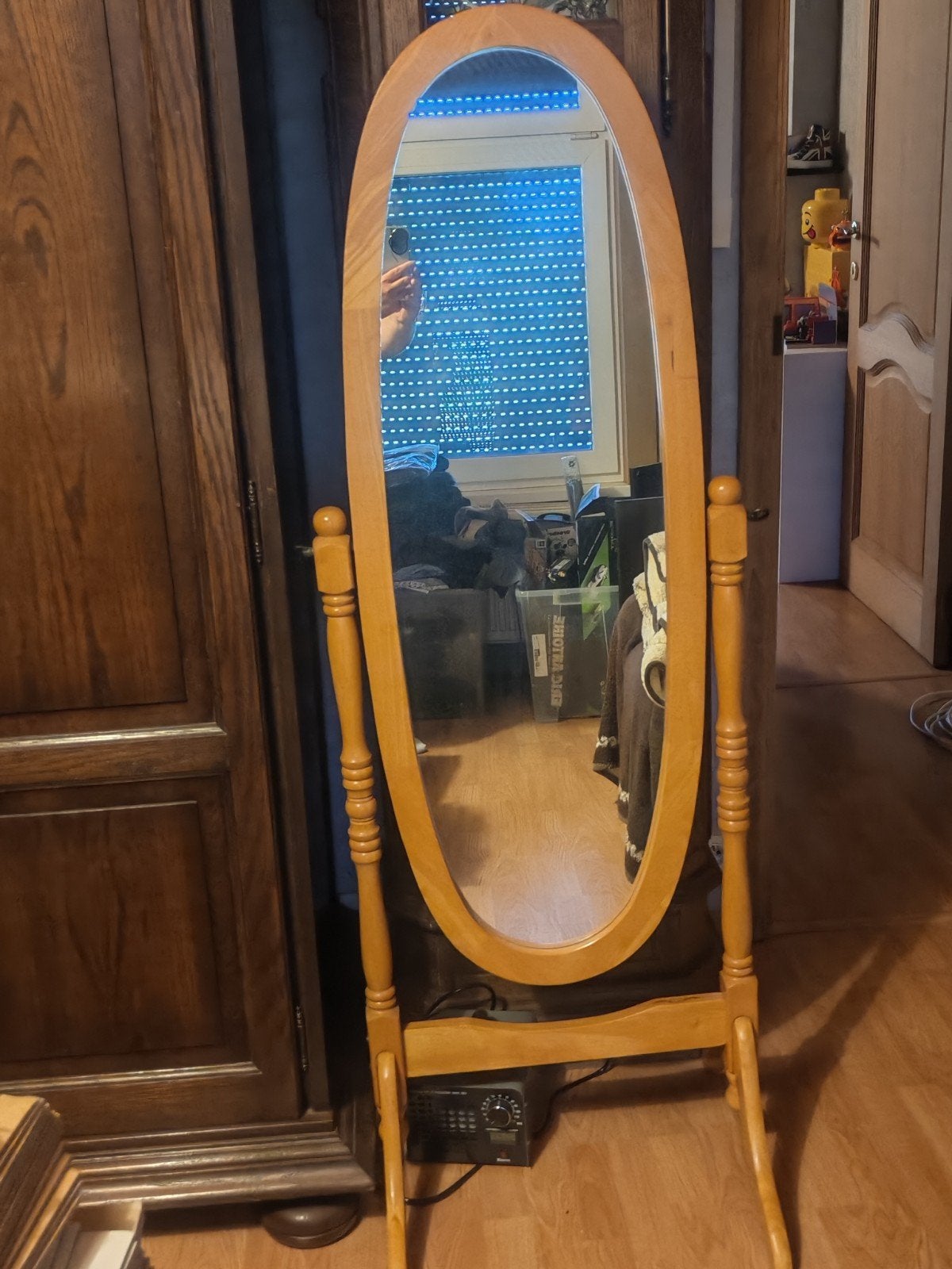 ovale spiegel op statief, Ophalen, Gebruikt, 50 tot 75 cm, 150 tot 200 cm