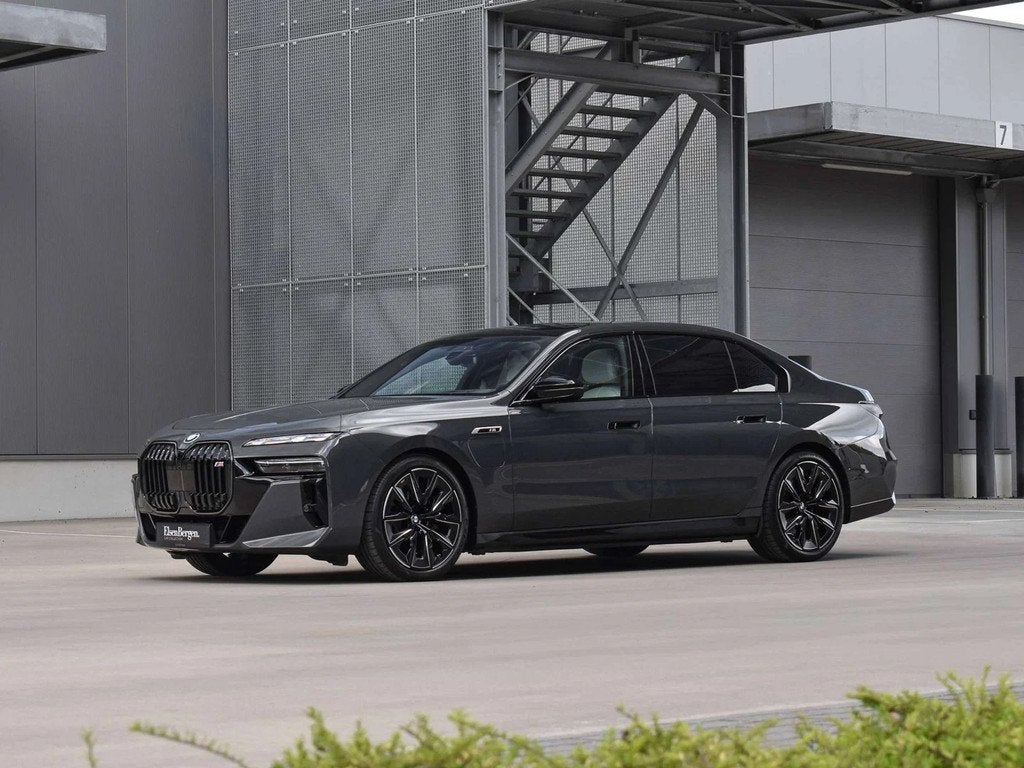 BMW 7 Serie 760 M760e xDrive / Dravitgrau / M Performance /, Autos, Cuir, Argent ou Gris, Achat, 4 portes