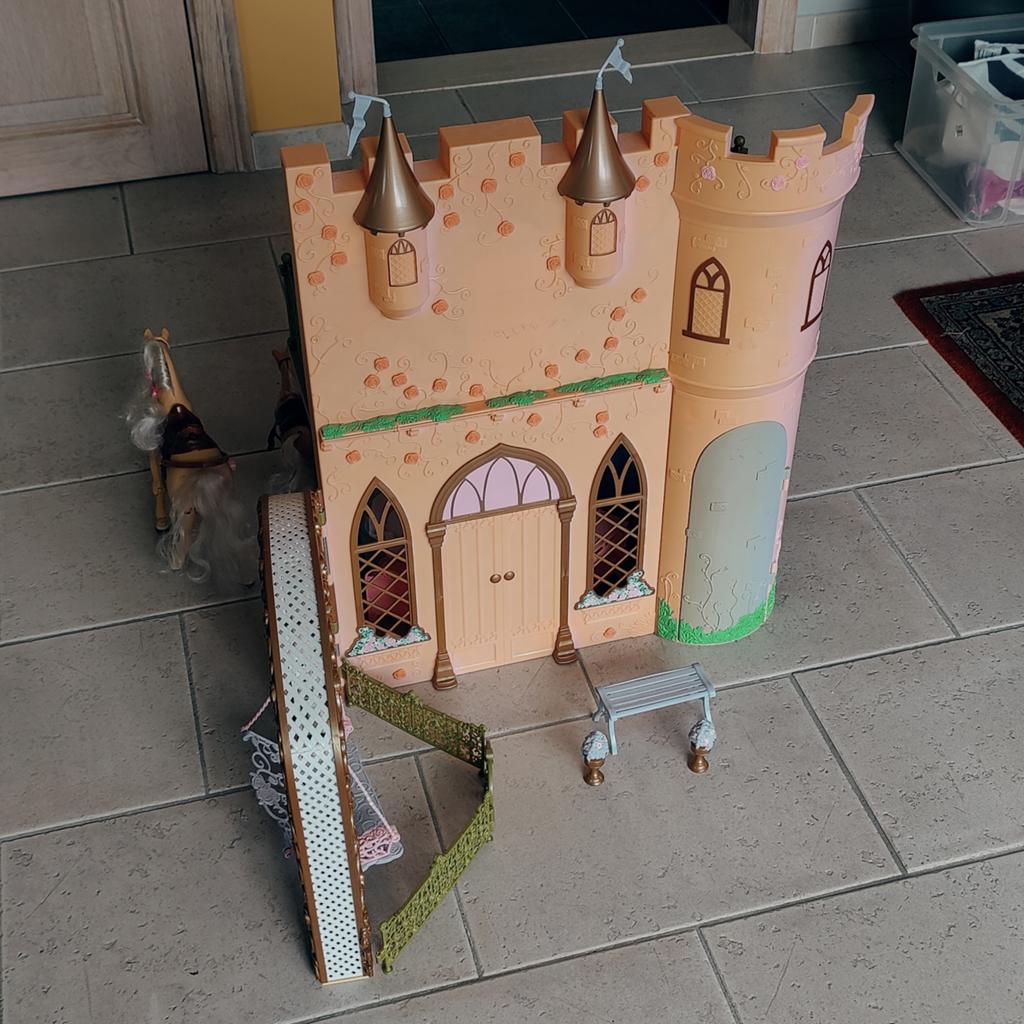 Barbie kasteel Rapunzel met accessoires., Ophalen