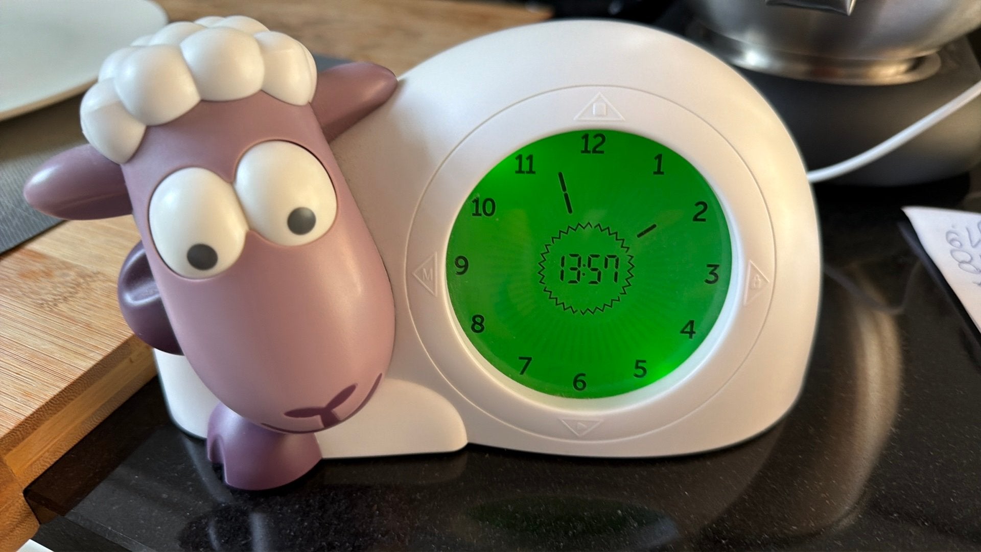 Zazu Sam Sleep Trainer Mouton Violet Réveil Enfant, Enfants & Bébés, Enlèvement ou Envoi, Comme neuf, Violet, Autres types