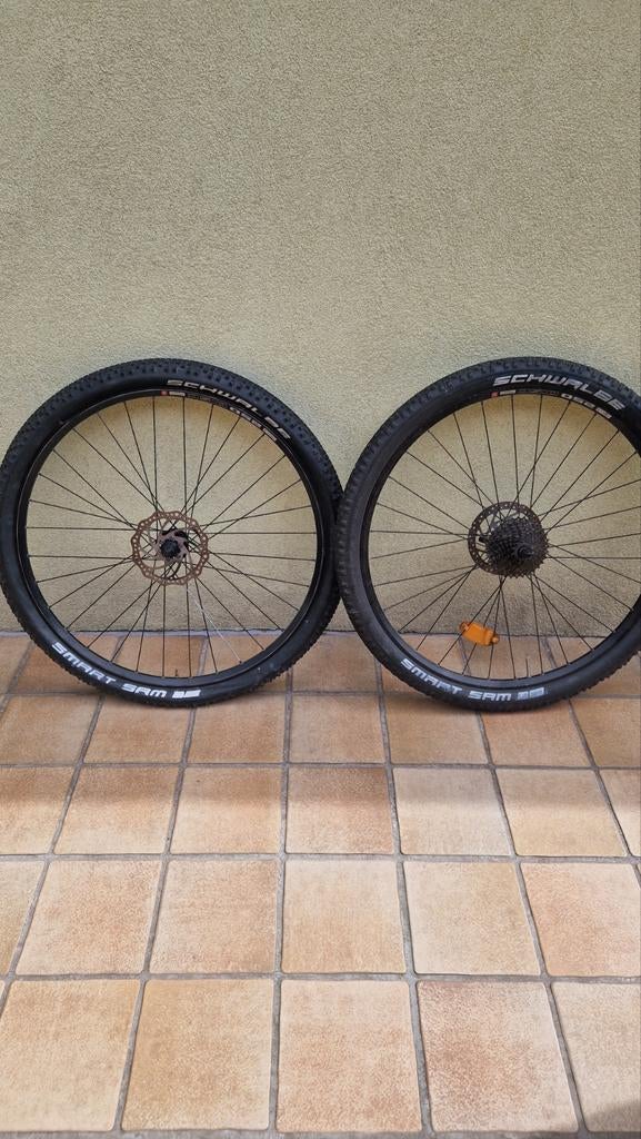 Fietsbanden set, Ophalen