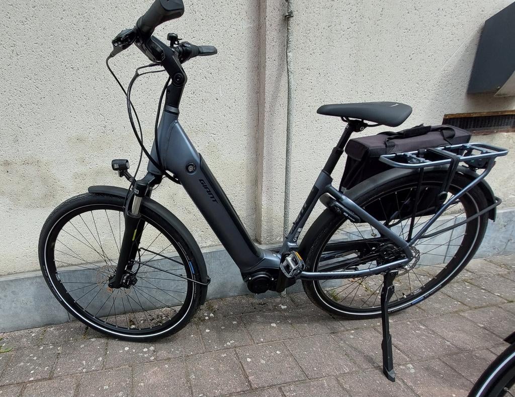 Merk Giant-  Electrische fiets - midden batterij, Fietsen en Brommers, Elektrische fietsen, Ophalen, Zo goed als nieuw, 50 km per accu of meer