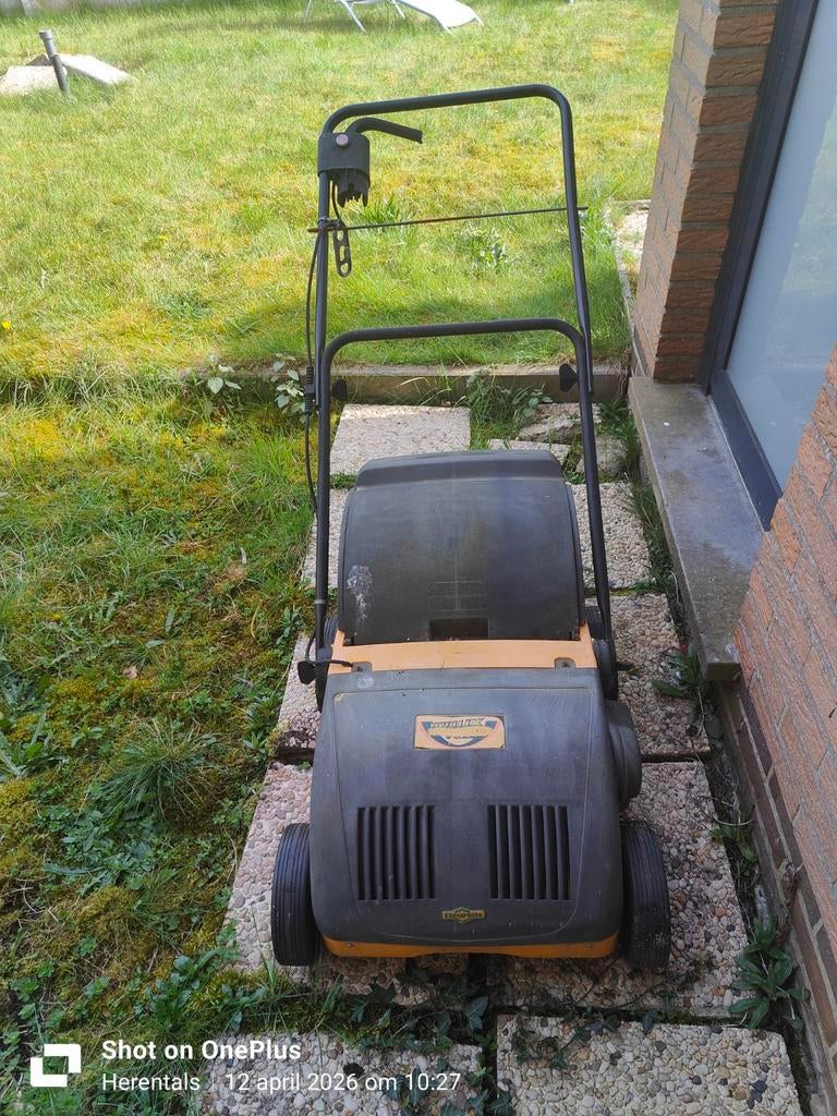 Vertilux V32 EL verticuteermachine te koop, Tuin en Terras, Ophalen, Gebruikt, 40 t/m 49 cm, Elektrische grasmaaier