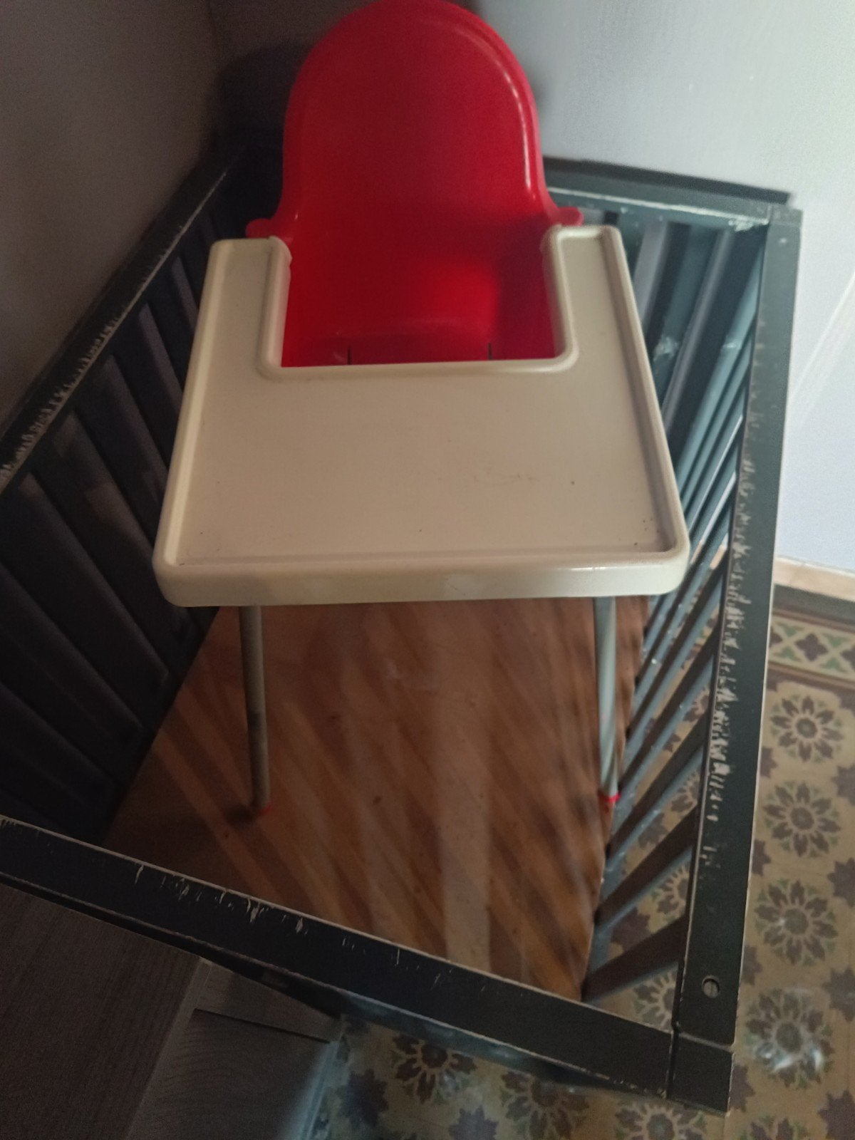 Chaise haute pour bébé comme neuf, Enfants & Bébés, Chaises pour enfants