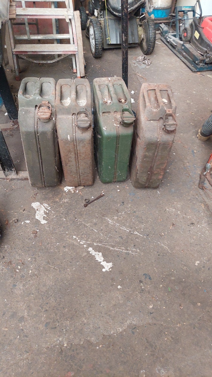 jerrycan, Ophalen
