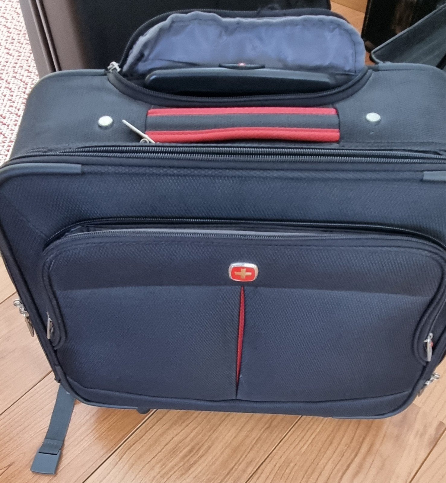 Valise de voyage de la marque Wenger, Enlèvement, Roulettes