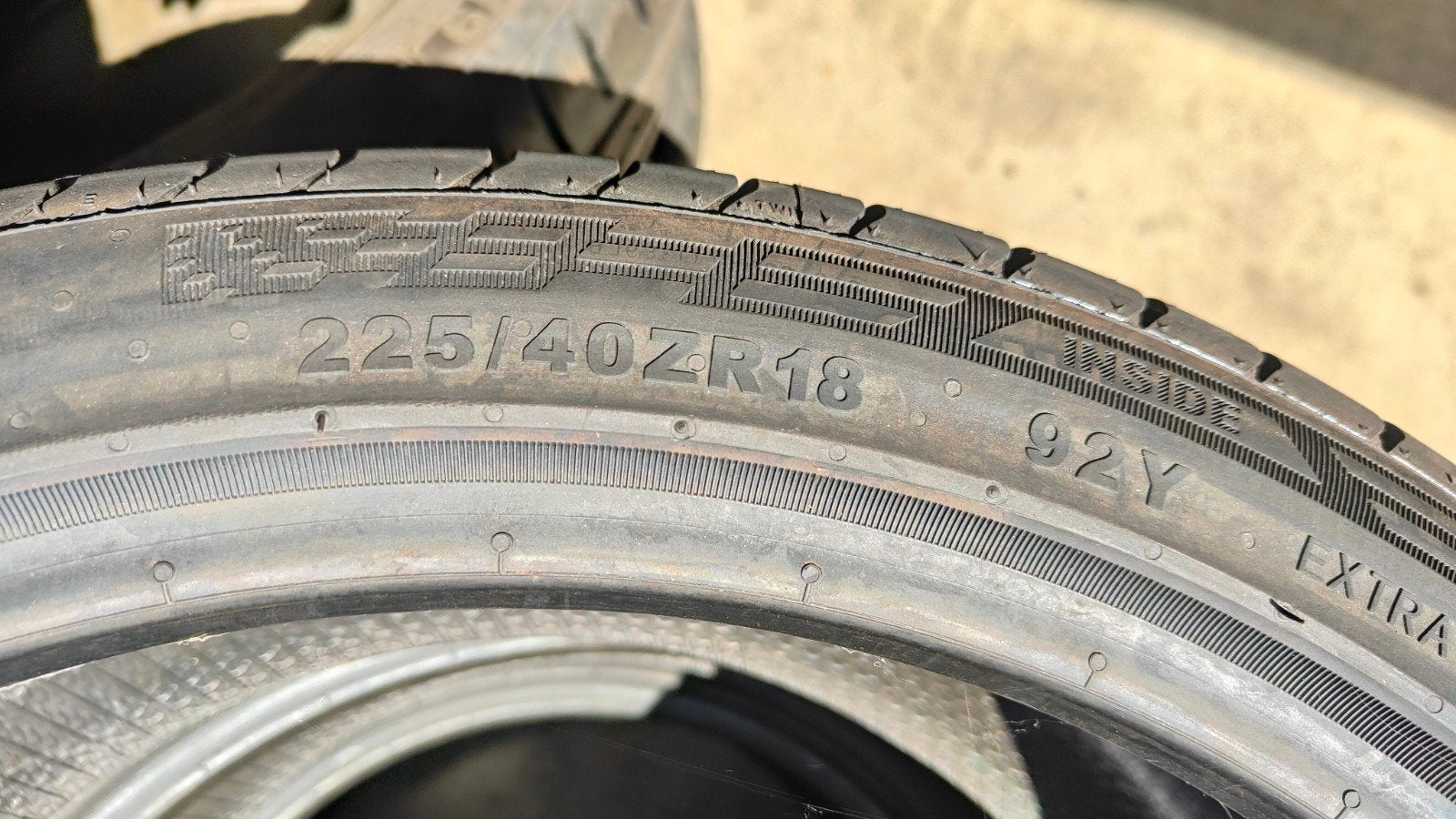 225/40 r18 22540r18 225-40-r18 225/40/18, Enlèvement