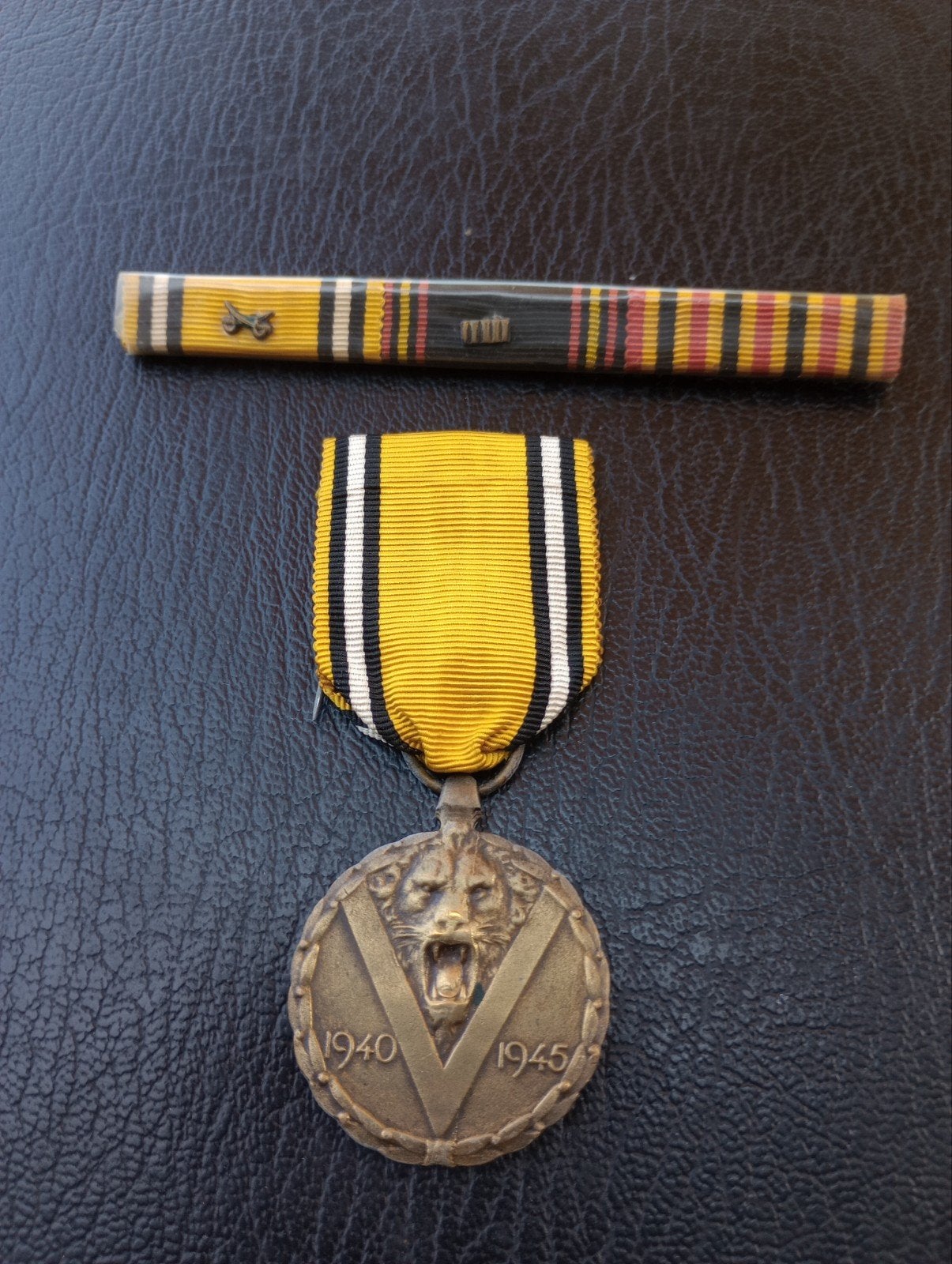 Croix et barrette commémorative guerre 40-45, Envoi
