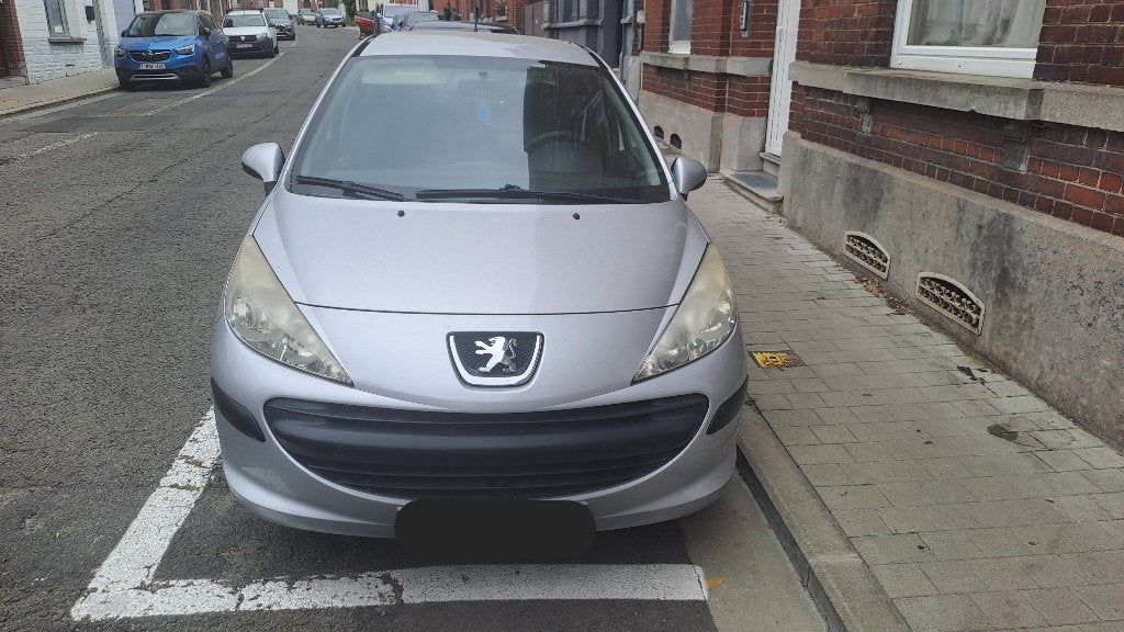 Peugeot 207 1.4 (Problème joint de culasse), Argent ou Gris, Achat, Verrouillage central, Boîte manuelle