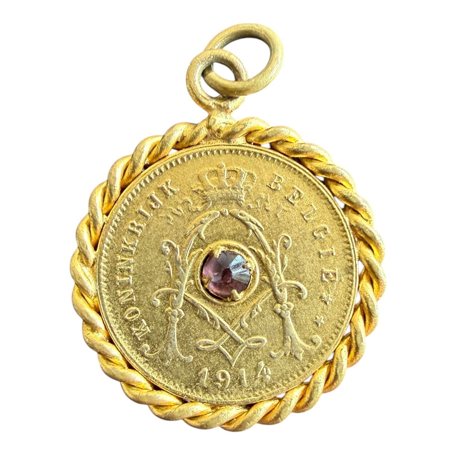 Joli pendentif pour les connaisseurs, Enlèvement