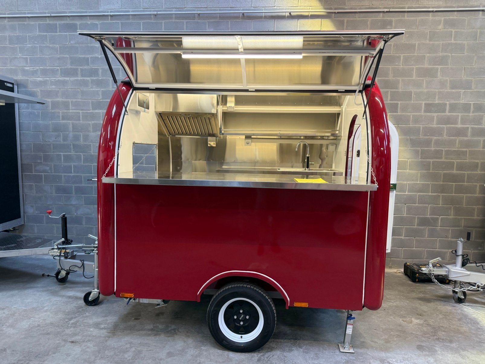 Foodtrailer, Articles professionnels, Stock & Retail | Voitures, Enlèvement