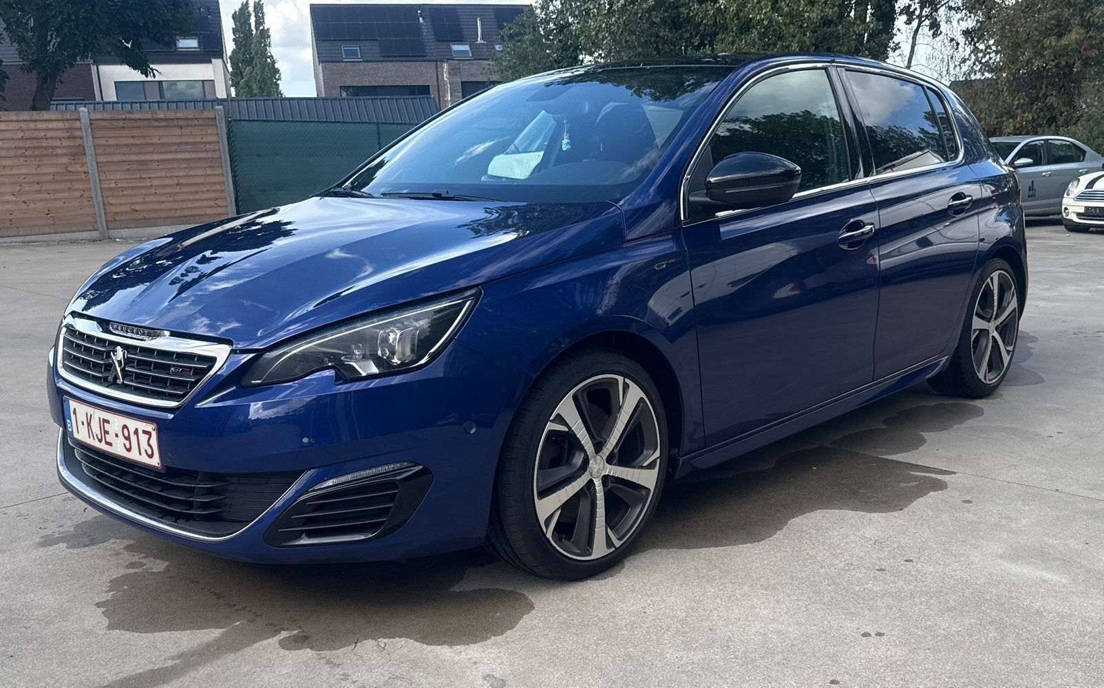 Peugeot 308 GT, Cuir et Alcantara, Euro 6, Assistance au freinage d'urgence, Noir