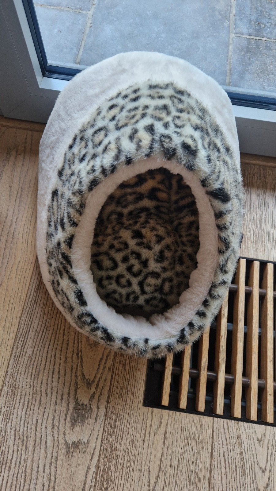 Kattenmand nieuw, Ophalen