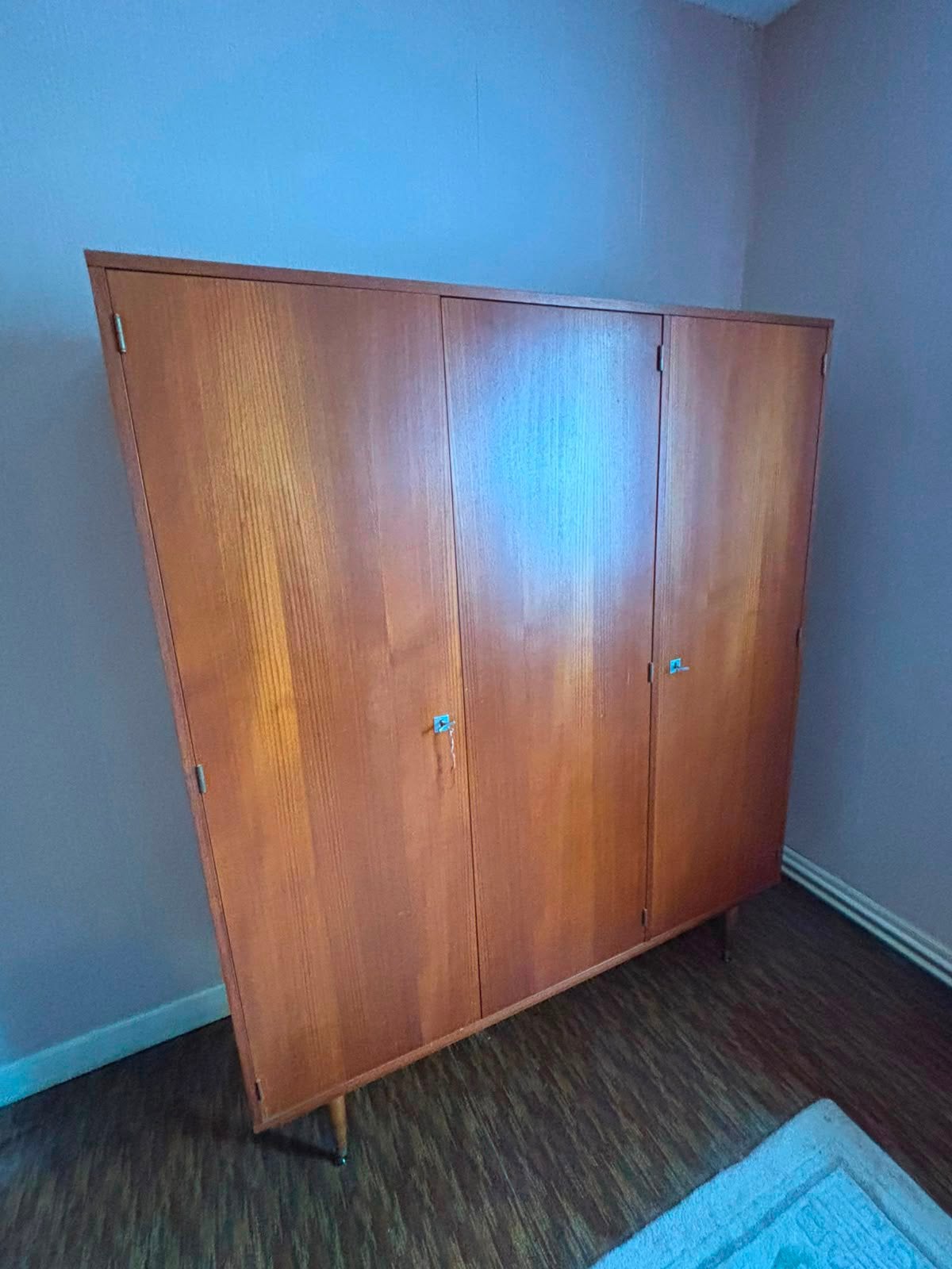 Vintage kleerkast, Ophalen