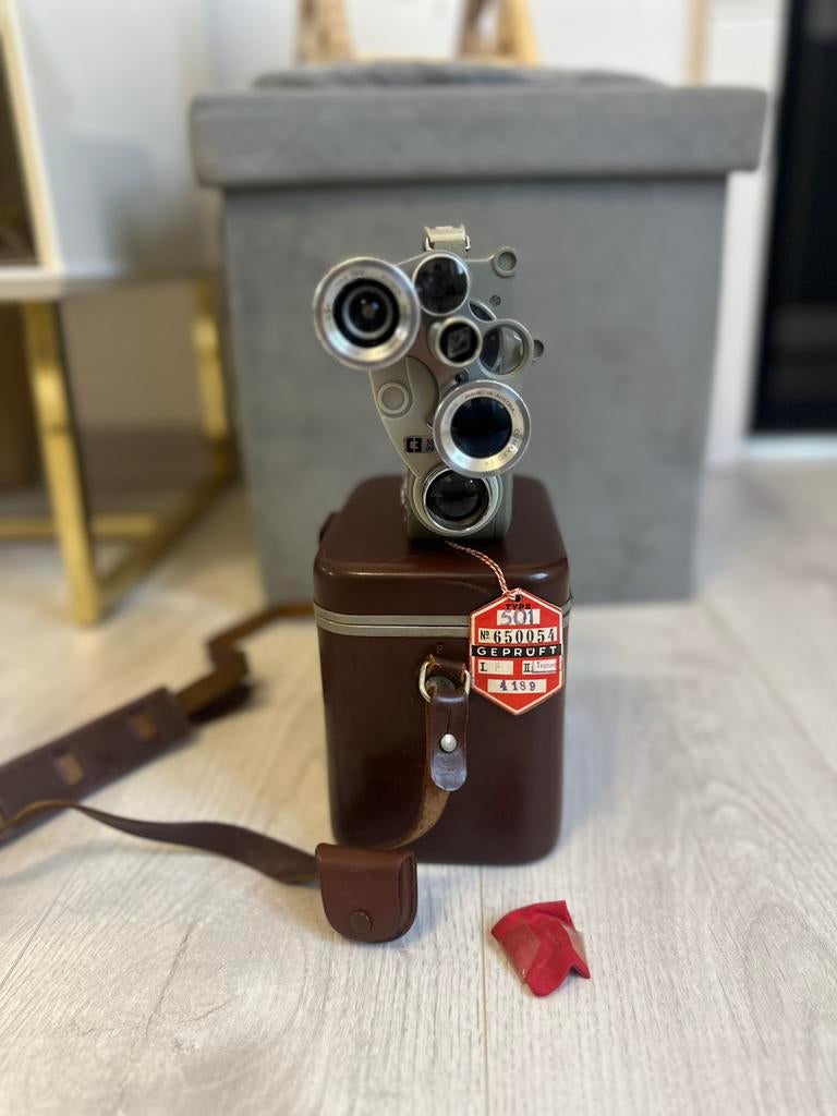 Caméra Vintage Eumig C3 R - État Collection, Musique & Instruments, Instruments | Accessoires, Comme neuf, Enlèvement ou Envoi