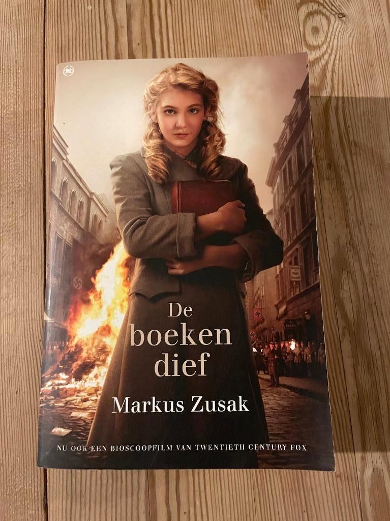 Boek 'De boekendief' van Markus Zusak, Boeken, Ophalen of Verzenden, Gelezen