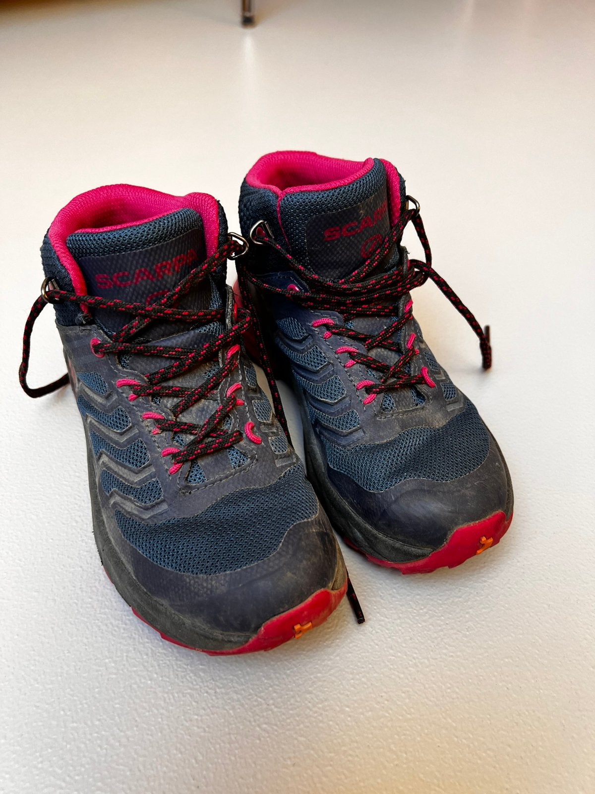 Wandelschoenen maat 32 - Scarpa (Gore Tex), Ophalen of Verzenden, Gebruikt, Meisje