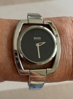 Stijlvol metalen damesuurwerk - merk BOSS, Bijoux, Sacs & Beauté, Enlèvement ou Envoi, Comme neuf, Argent, Acier