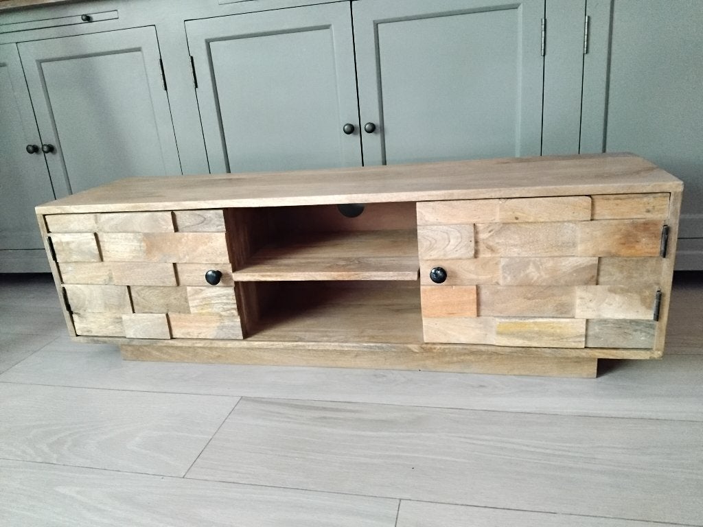TV meubel massief Mango hout 3D houten deuren, Ophalen, Nieuw