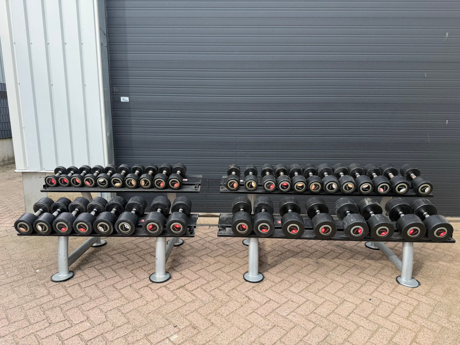 Life Fitness Vaste Rubberen Dumbells 4 t/m 40kg + 2 Rekken, Ophalen, Gebruikt, Dumbbell
