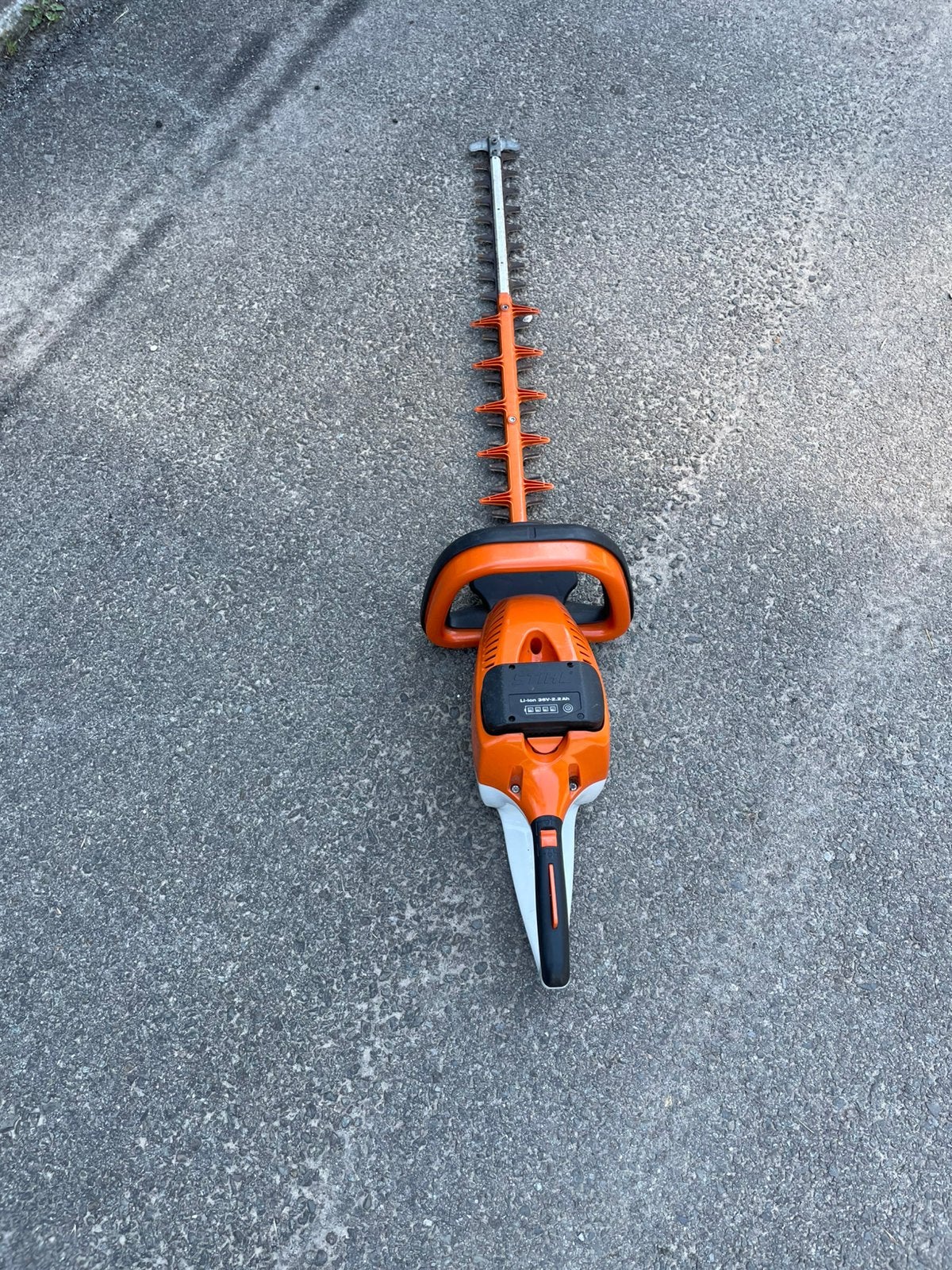 Taie haie stihl, Enlèvement, Comme neuf, Batterie