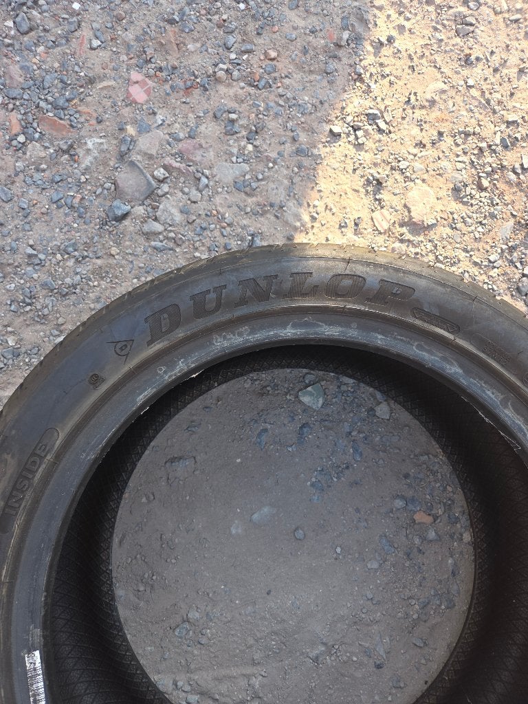 2 pneus de voiture à vendre, Enlèvement, Utilisé, 225 mm, Pneu(s)