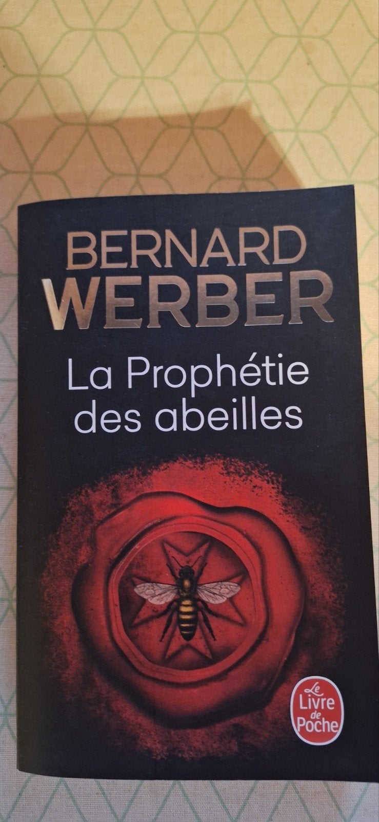La Prophétie des abeilles, Livres, Enlèvement