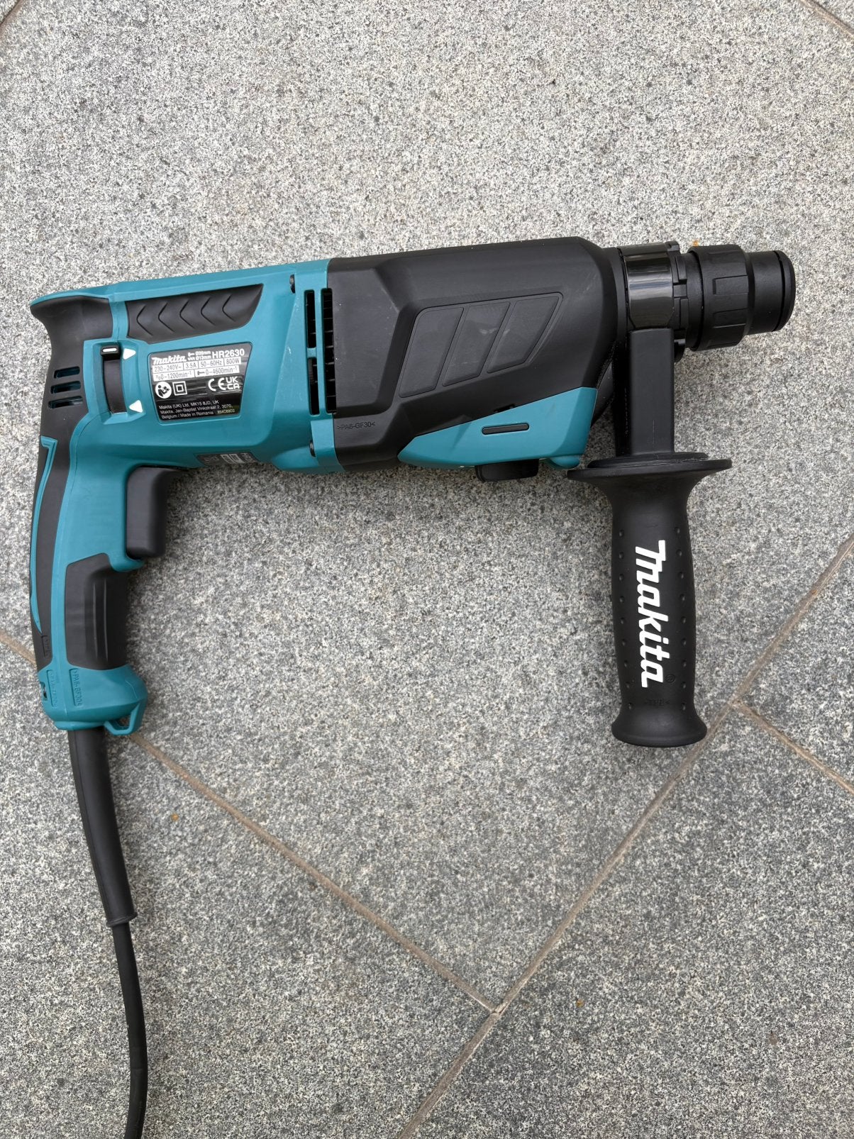 Makita HR2630 Boorhamer / Combinatiehamer (800W), Ophalen, Zo goed als nieuw, 600 watt of meer, Boor- en/of Breekhamer
