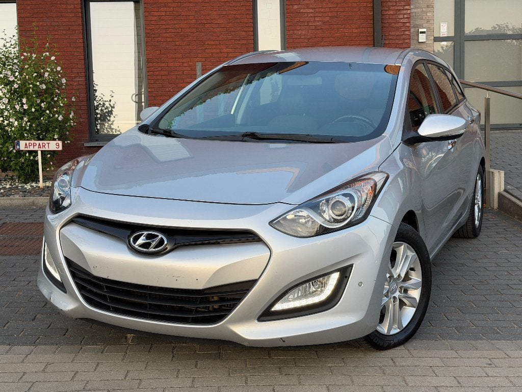 Hyundai i30 Sw (1.6CRDi) 110Ch (Full options) 154.613Km, Auto's, Voorwielaandrijving, Euro 5, 1600 cc, Leder en Stof