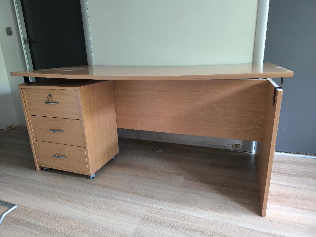 Bureau in beukenkleur, Ophalen, Gebruikt, Spaanplaat of MDF, 164 cm