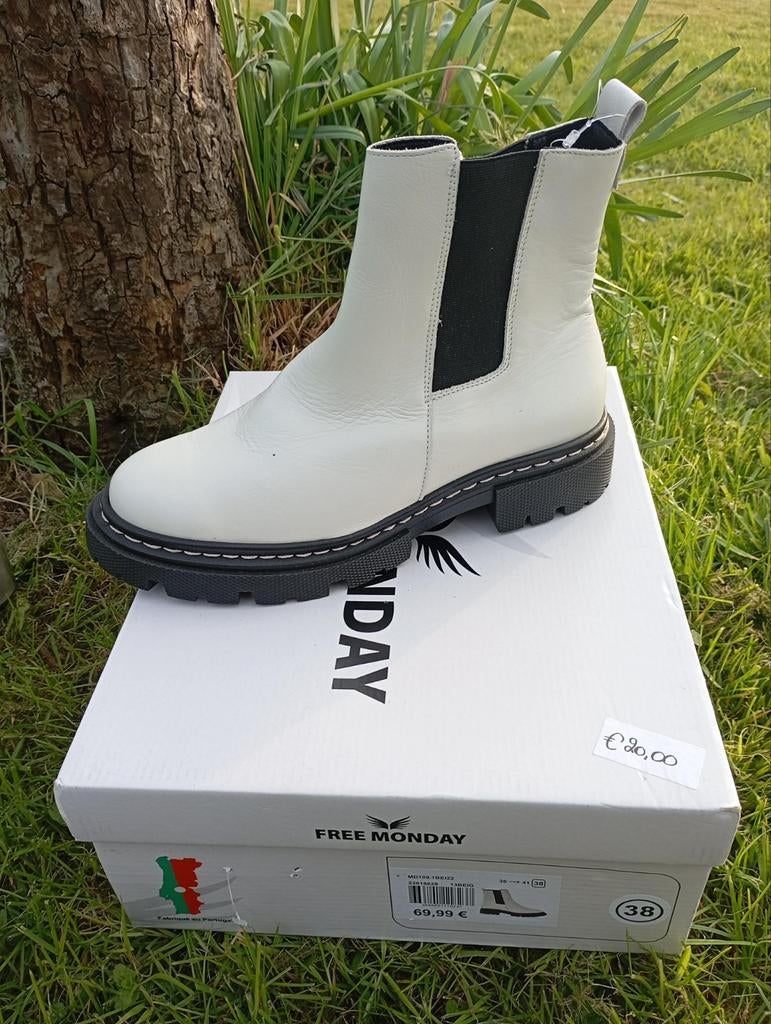 Chaussures gratuites pour le lundi, Envoi