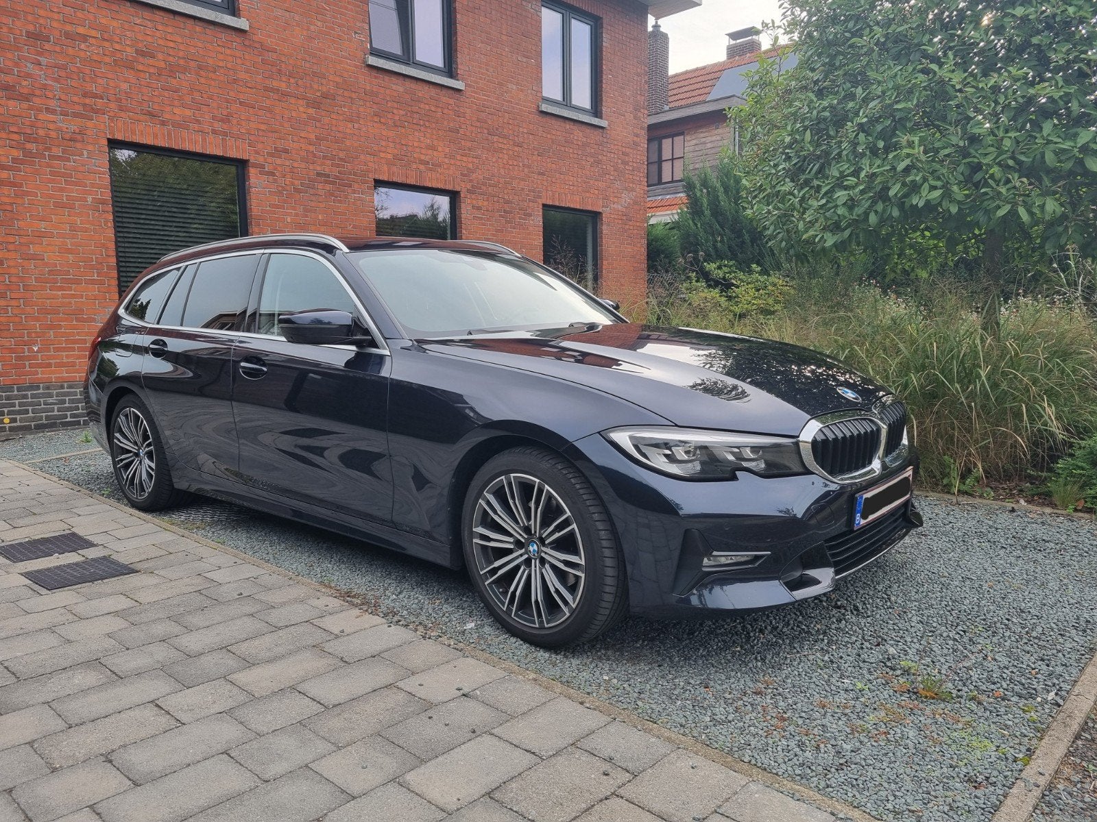 BMW 320i Touring Sportline / Pano / Trekhaak, Auto's, Blauw, Leder, 130 g/km, Particulier