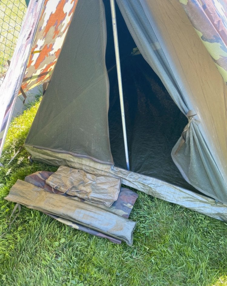 Army tent, Caravans en Kamperen, Tenten, Ophalen, Zo goed als nieuw