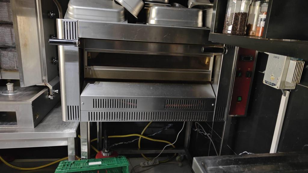 Pizza oven, Ophalen, Zo goed als nieuw, Oven